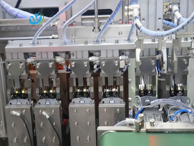 Automatic Assembly Machine of Relay Riveting